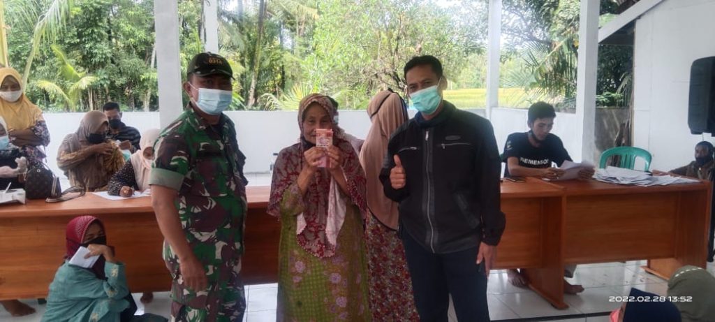 146 Kpm Desa Sukajadi Terima Bps Tunai Dari Pt. Pos Indonesia 20 Gambar 146 KPM Desa Sukajadi Terima BPS Tunai dari PT. Pos Indonesia 19