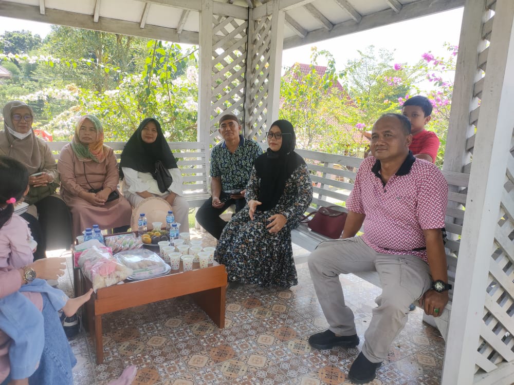 Suasana Keakraban Tercipta Saat Halal Bihalal Dan Perkenalan Ka Ajenrem Tipe A 064/My 30 Gambar Suasana Keakraban Tercipta Saat Halal Bihalal dan Perkenalan Ka Ajenrem tipe A 064/MY 29