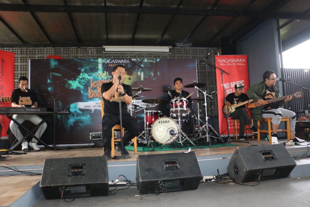 Pikiran Terbelah, Faank Wali Band, 5 Jam Take Lagu Kamu Bohong 28 Gambar Pikiran Terbelah, Faank Wali Band, 5 jam Take Lagu Kamu Bohong 27