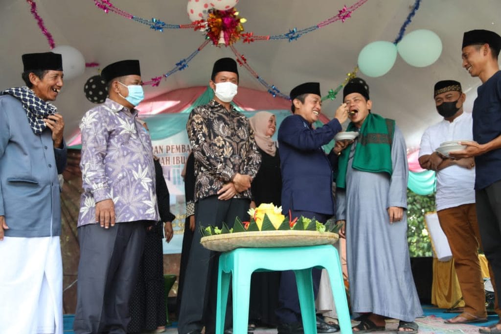 Ponpes Salafy Al-Quraniah Gelar Tasyakuran Jelang Ramadhan, Subadri Usuludin Berikan Apresiasi 30 Gambar Ponpes Salafy Al-quraniah Gelar Tasyakuran Jelang Ramadhan, Subadri Usuludin Berikan Apresiasi 29