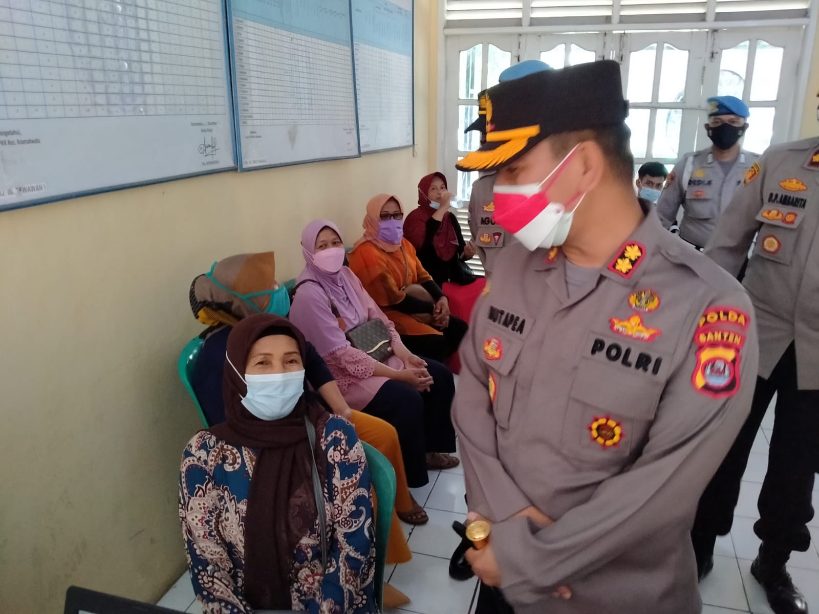 Gambar Kapolres Serang Kota Polda Banten Tinjau Gerai Vaksin Merdeka 44