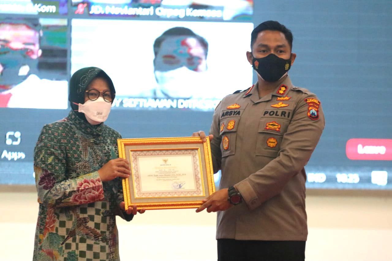 Berperan Dalam Penyelematan Keuangan Negara, Kapolres Probolinggo Raih Penghargaan Dan Apresiasi Dari Menteri Sosial Republik Indonesia 28 Gambar Berperan dalam Penyelematan Keuangan Negara, Kapolres Probolinggo Raih Penghargaan dan Apresiasi dari Menteri Sosial Republik Indonesia 27