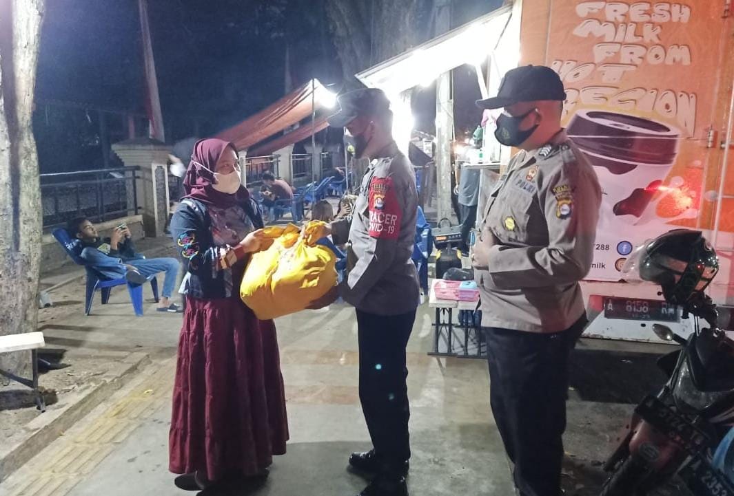 Polsek Purwakarta Polres Cilegon Distribusikan Sembako Dari Alumni Akpol 93 28 Gambar Polsek Purwakarta Polres Cilegon distribusikan Sembako Dari Alumni Akpol 93 27