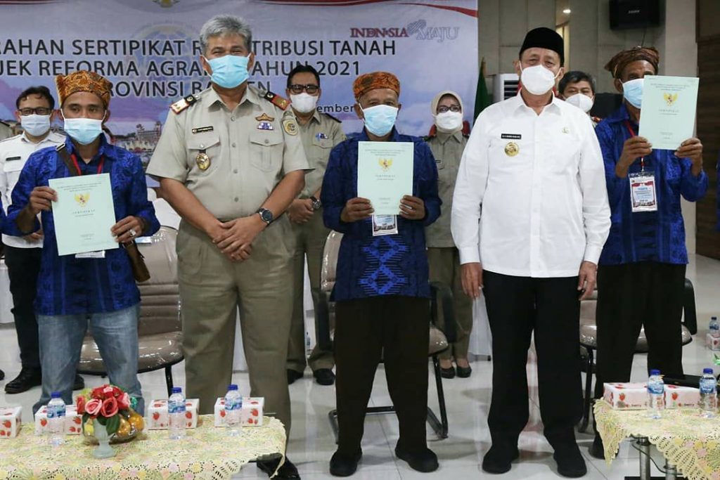 Gambar Gubernur Banten : Penyerahan Sertipikat Tanah Bentuk Perhatian Pemerintah 27