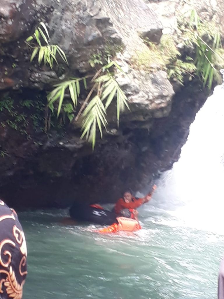 Gambar Remaja Asal Cilegon yang Tenggelam di Wisata Alam Air Terjun Leuwi Gumi di Padarincang Akhirnya Ditemukan 27