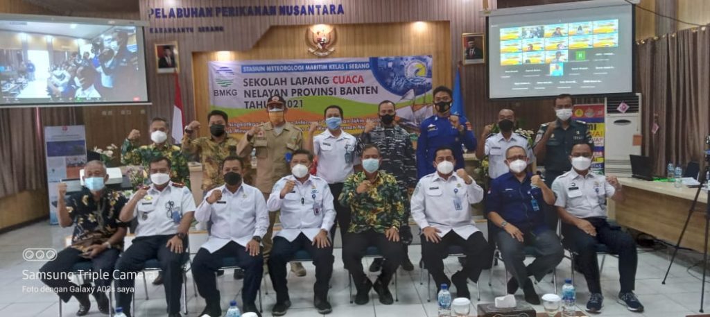 Gambar Personel Satpolairud Polres Serang Kota Polda Banten Hadiri Pembukaan Sekolah Lapang Cuaca Nelayan 27