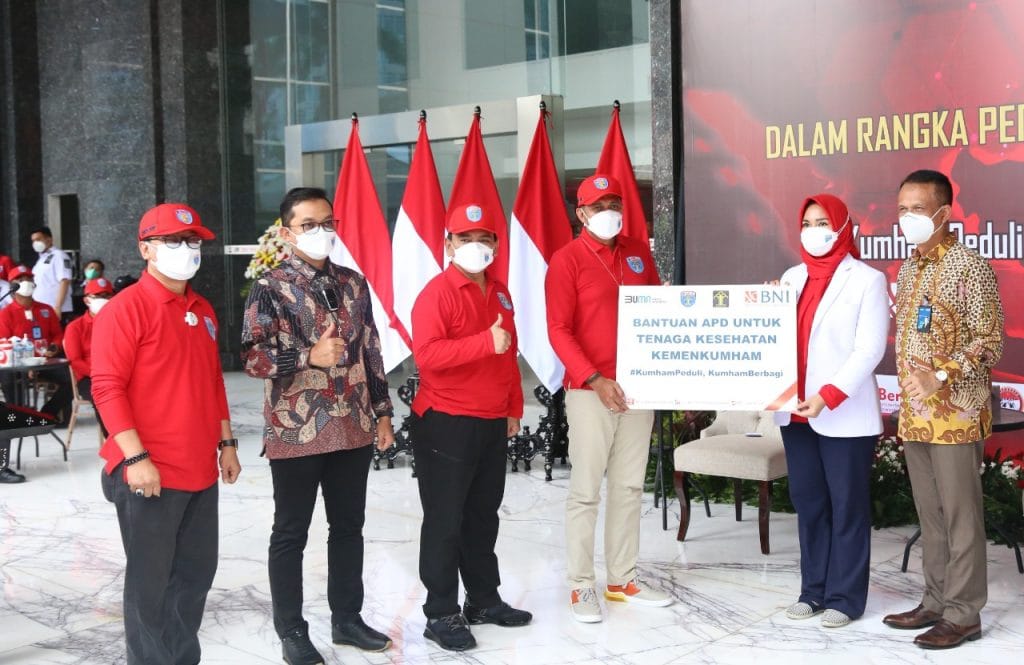 1.000 Bingkisan Diserahkan Untuk Pasien Wisma Atlet Dalam Giat &Quot;Kumham Peduli, Kumham Berbagi Dan Empati Kumham&Quot; 28 Gambar 1.000 Bingkisan Diserahkan untuk Pasien Wisma Atlet dalam Giat "Kumham Peduli, Kumham Berbagi dan Empati Kumham" 27