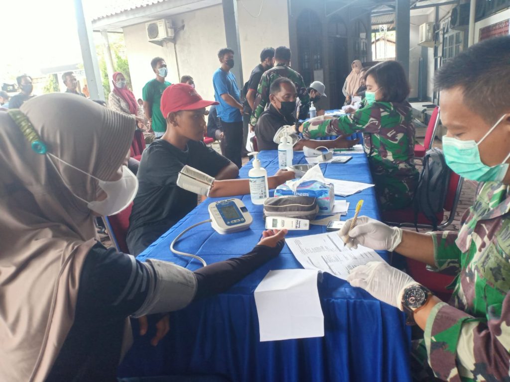 Gambar TNI AL Banten Tetap Semangat Lakukan Vaksinasi Covid-19 Bagi Masyarakat Sekitar Pesisir Mako Lanal Banten 27