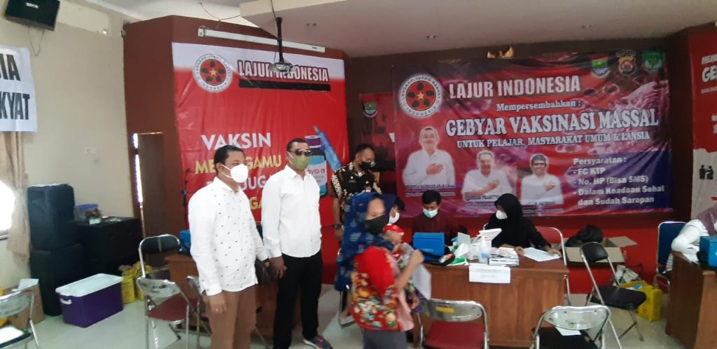 Gambar Lajur Indonesia Gelar Vaksinasi Nasional: 1000 Dosis Vaksin kami sediakan untuk Rakyat 27
