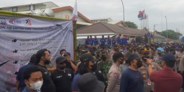 Gambar DPC FSB Garteks KSBSI Tangerang Raya Lakukan Unjuk Rasa di PT. Victory Chingluh Indonesia, Liat Apa yang Terjadi 32