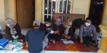 Gambar 100 Warga Desa Sawarna Timur, Ikuti Vaksinasi Team Drive Thru Polsek Bayah Polres Lebak 1