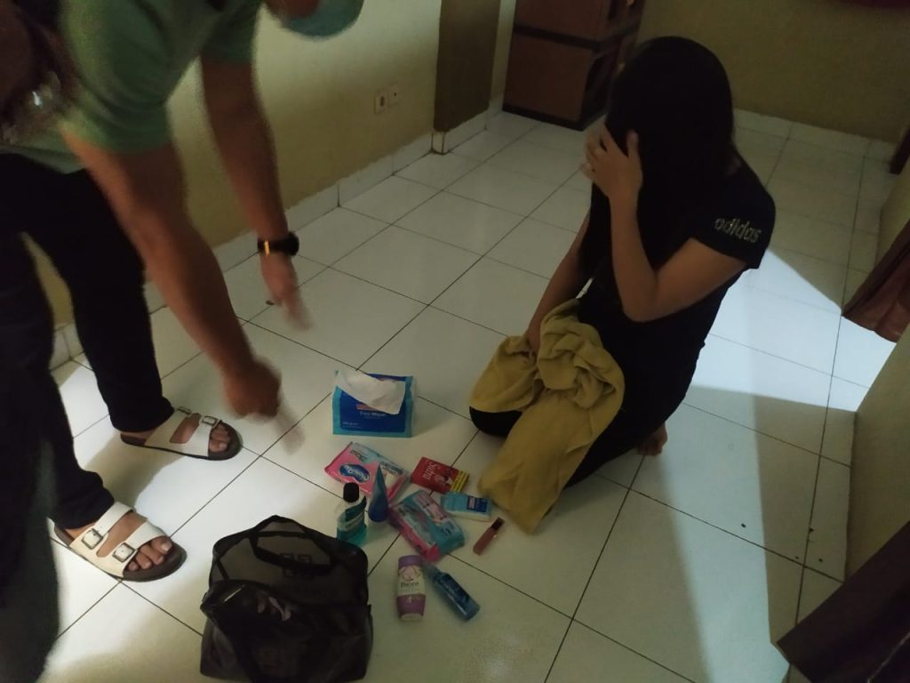 Panti Pijat Plus-Plus Digrebek Ditreskrimum Polda Banten 28 Gambar Panti Pijat Plus-Plus Digrebek Ditreskrimum Polda Banten 27