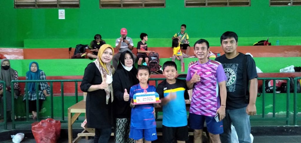 Gambar Club KFBC Kota Serang Gelar Perlombaan Badminton 27