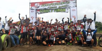 Gambar Atlet Sepeda Nasional dan Danyon 11 Grup 1 Kopassus Jajal Lintasan Krasers Bike Park 1