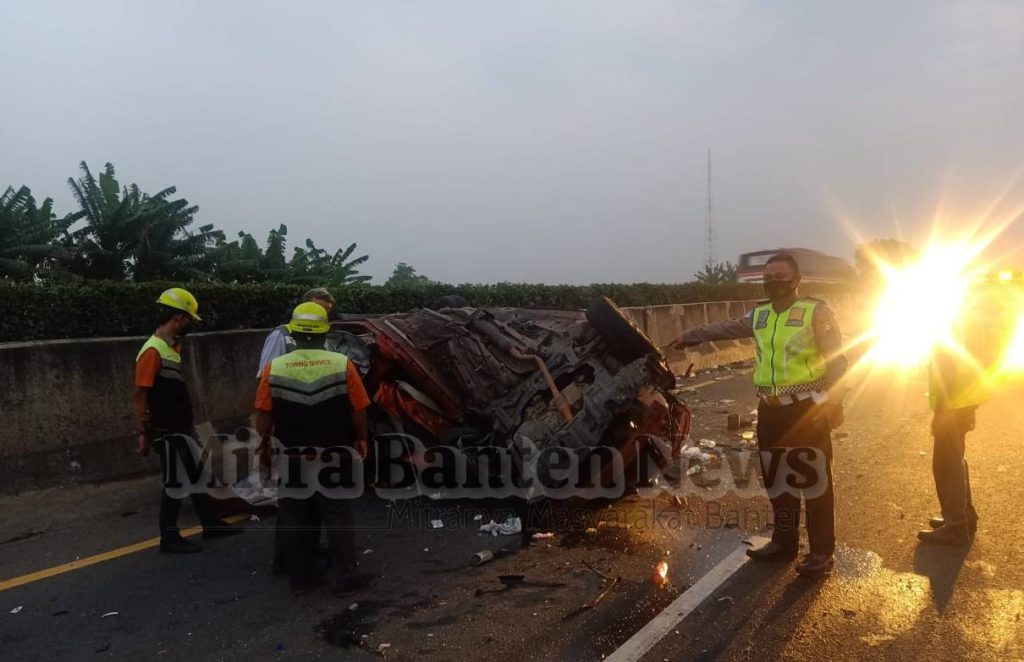 Gambar Dirlantas Polda Banten : Karena Mengantuk, Tiga Kendaraan Terlibat Laka di Tol Tangerang-Merak 27