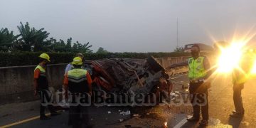 Gambar Dirlantas Polda Banten : Karena Mengantuk, Tiga Kendaraan Terlibat Laka di Tol Tangerang-Merak 1