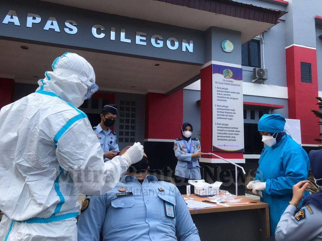Cegah Penyebaran Varian Omicron, Lapas Cilegon Fasilitasi Tes Swab Antigen Dan Pcr Bagi Petugas Dan Narapidana 28 Gambar Cegah Penyebaran Varian Omicron, Lapas Cilegon Fasilitasi Tes Swab Antigen dan PCR bagi Petugas dan Narapidana 27