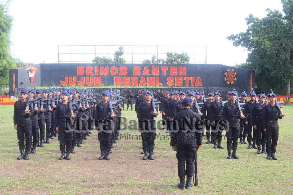 Gambar Satbrimob Polda Banten Gelar Latihan PBB Bersenjata Anggota Bintara Remaja 27
