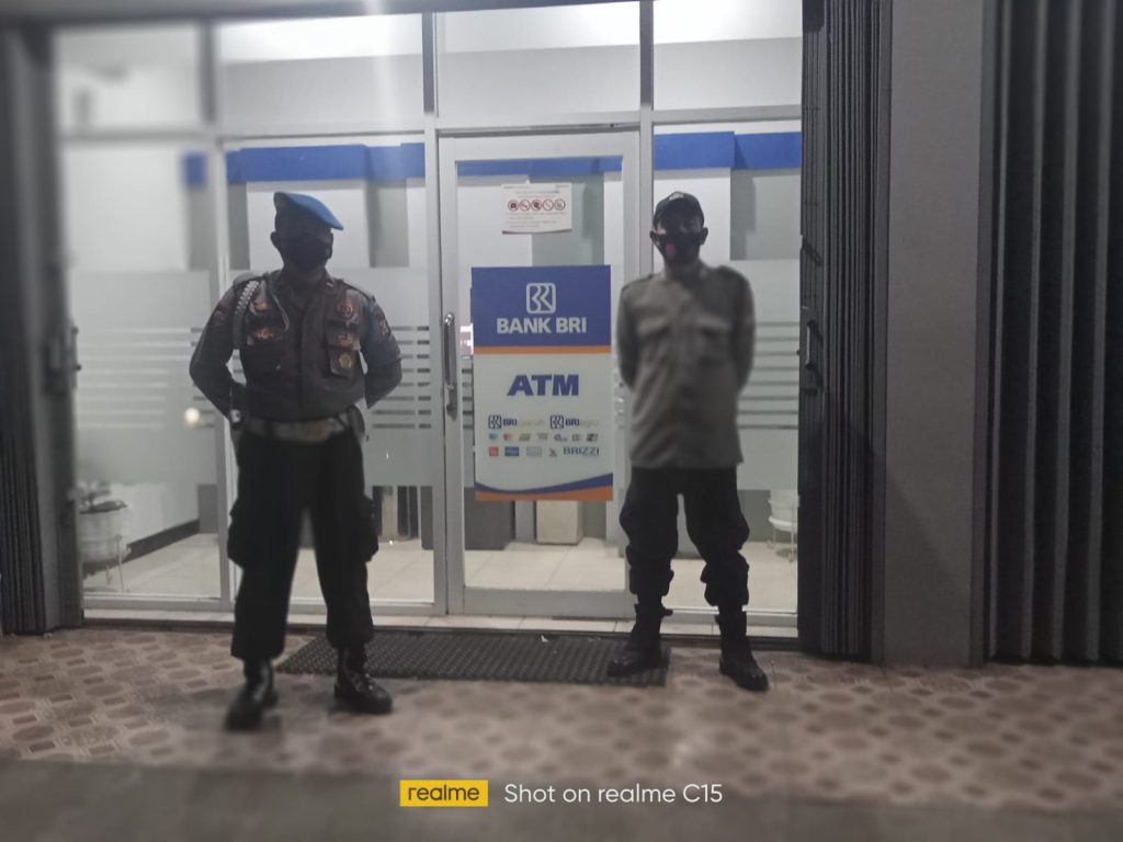 Gambar Cegah Terjadinya Gangguan Keamanan, Jajaran Polsek Bayah Laksanakan Patroli Sasar Mesin ATM 27