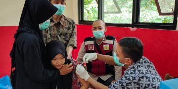 Gambar Polsek Panggarangan Polres Lebak, Giat Vaksinasi di SD Negeri -1 Lebak Pendey, Kecamatan Cihara 1