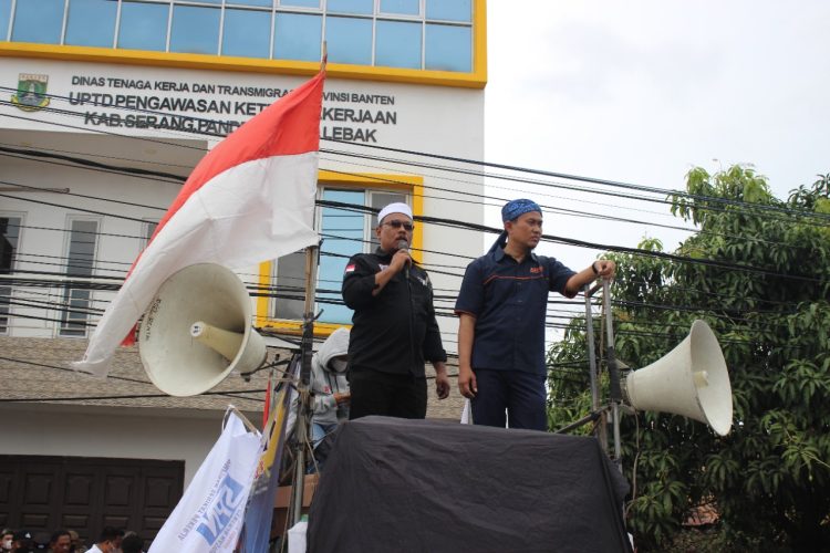 Gambar Buruh Unjuk Rasa, Kecewa Kinerja Wasnaker Provinsi Banten, FSB GARTEKS bersama Aliansi SPSB Kabupaten Serang 47