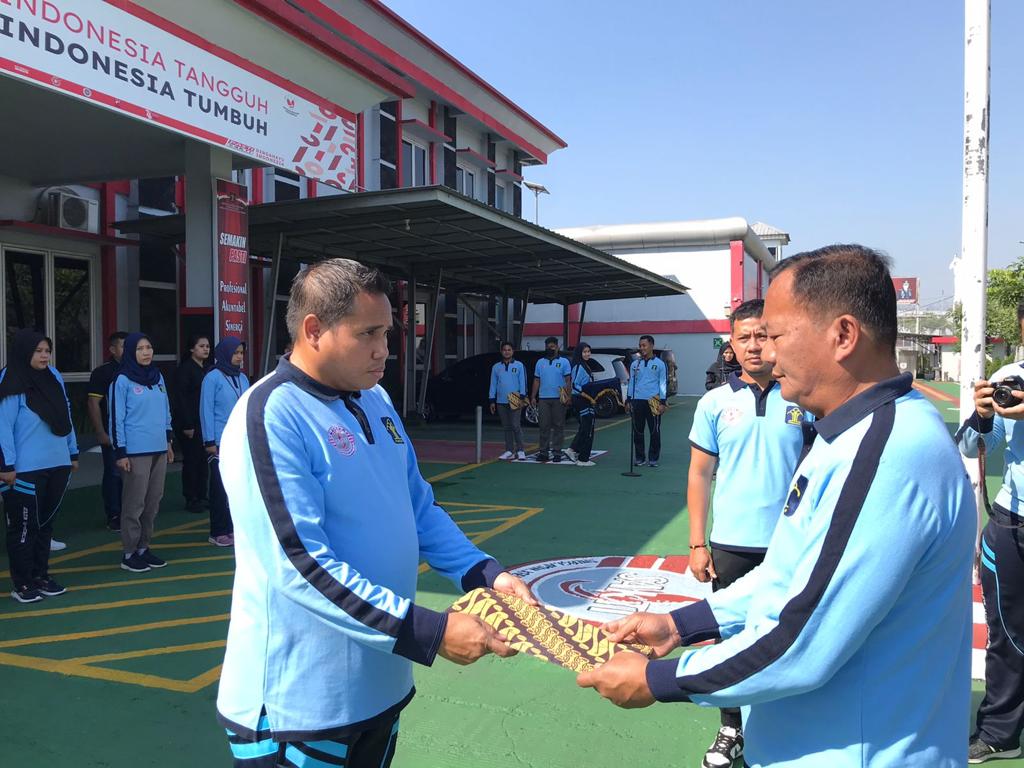 Lapas Cikarang Gelar Apel Pengukuhan Pengurus Persatuan Olahraga Pengayoman 28 Gambar Lapas Cikarang Gelar Apel Pengukuhan Pengurus Persatuan Olahraga Pengayoman 27