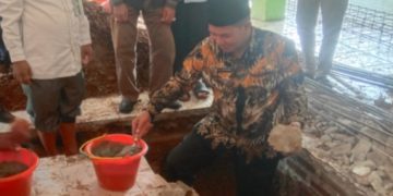 Gambar Walikota Serang Hadiri Peletakan Batu Pertama Pembangunan Masjid Baitul Muttaqin Banjarsari 31