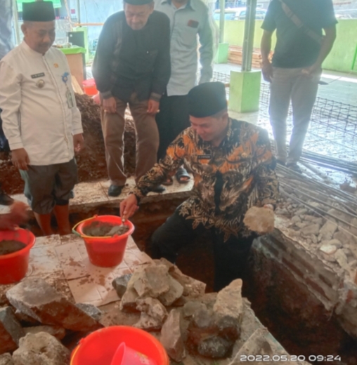 Gambar Walikota Serang Hadiri Peletakan Batu Pertama Pembangunan Masjid Baitul Muttaqin Banjarsari 27