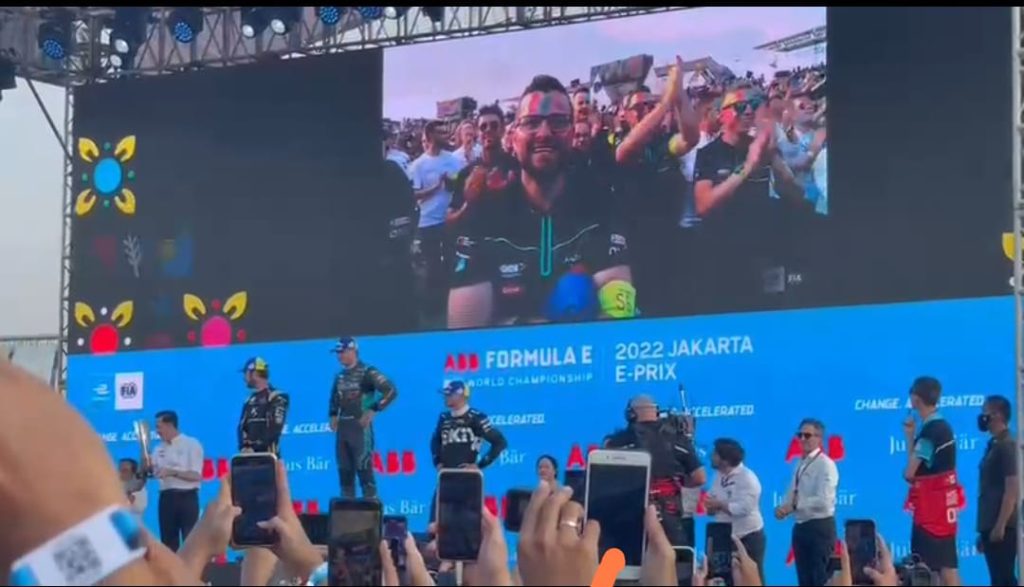 Gambar Inilah Nama - nama Pemenang Formula E Jakarta 2022 : Mitch Evans 27