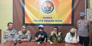 Gambar Polresta Serang Kota Gelar Press Conference Terkait Pemanggilan Nikita Mirzani 1