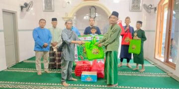 PJBW Salurkan Takjil dan Peralatan Ibadah di Mushola Al Hidayah Tangerang