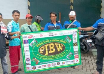 Tim PJBW Tetap Berbagi Takjil Meski Terjebak Kemacetan di Jakarta
