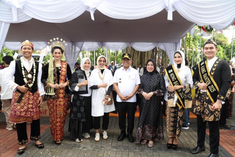 Ksatria Banten Tampilkan Busana Pengantin Khas di Acara Seba Baduy 2026 73 Ksatria Banten Tampilkan Busana Pengantin Khas di Acara Seba Baduy 2026