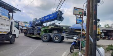 Truk Pengangkut Ekskavator Mogok di Pasar Ciomas, Lalu Lintas Terganggu